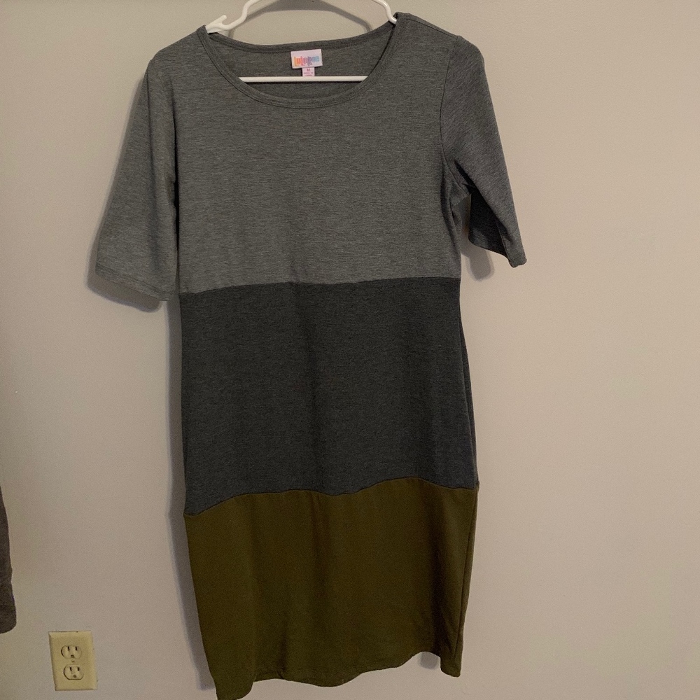 Knee length/fitted dress